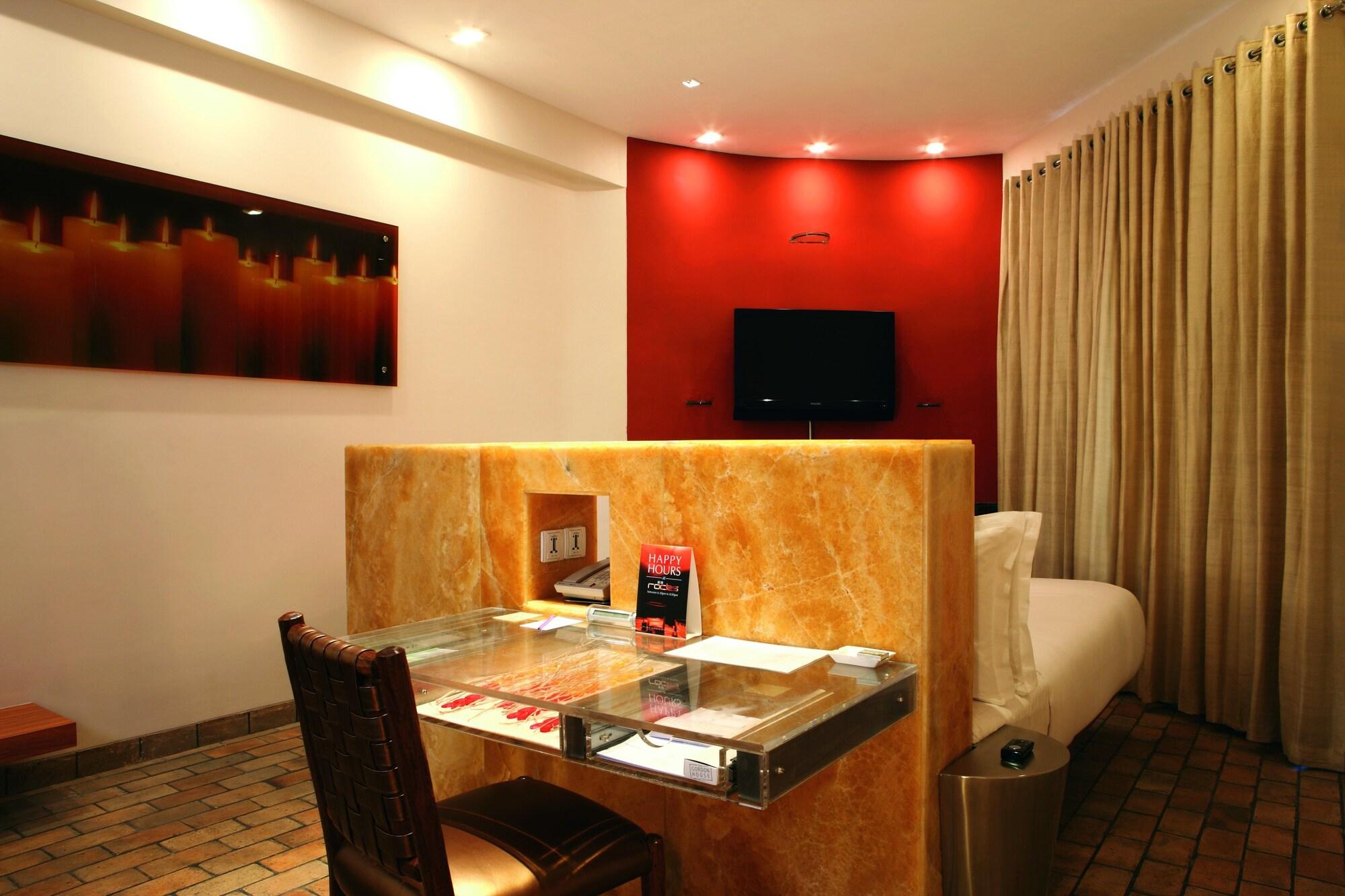 Waterstones 4* Mumbai